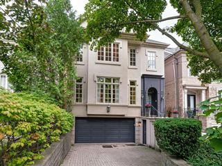 95 Lyndhurst Ave