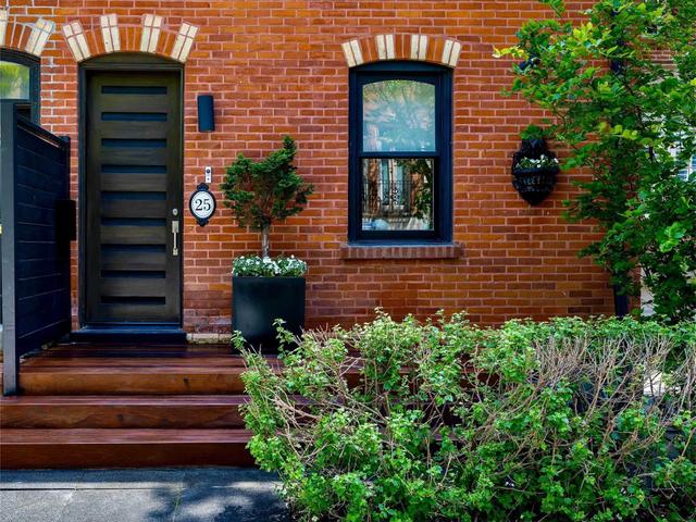 25 Berryman St