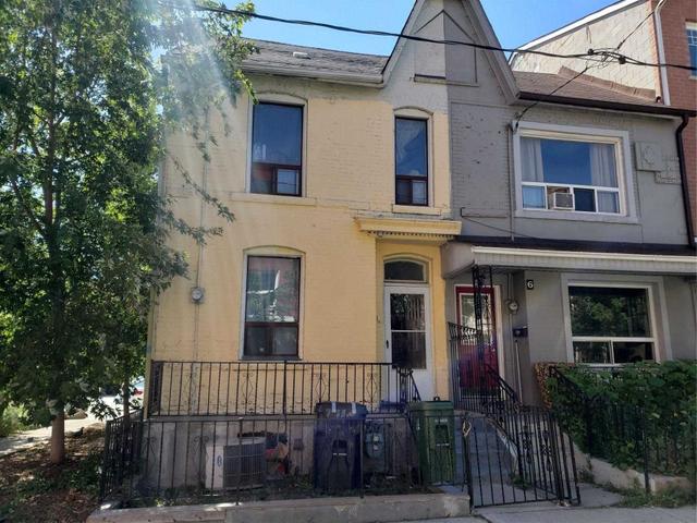 4 Casimir St