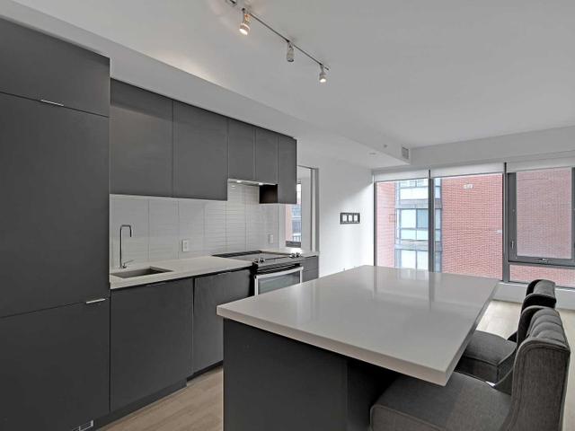 613 - 60 Colborne St