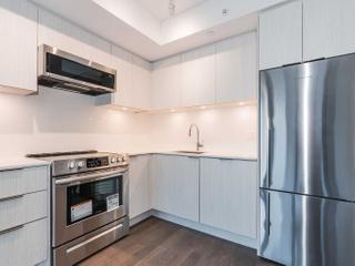 716 - 25 Richmond St E