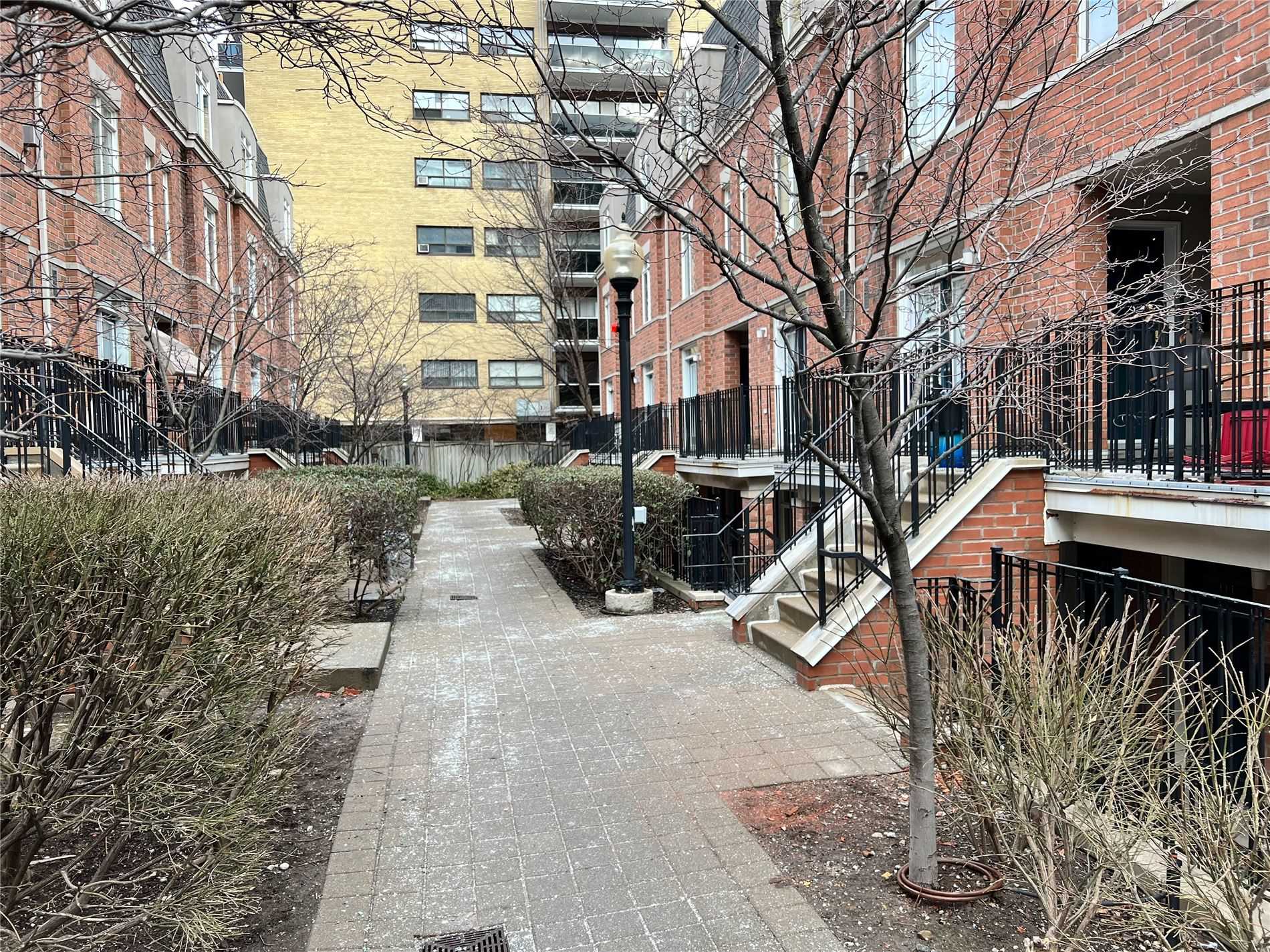 211 415 Jarvis St, Toronto Leased, C5880186 Condos.ca