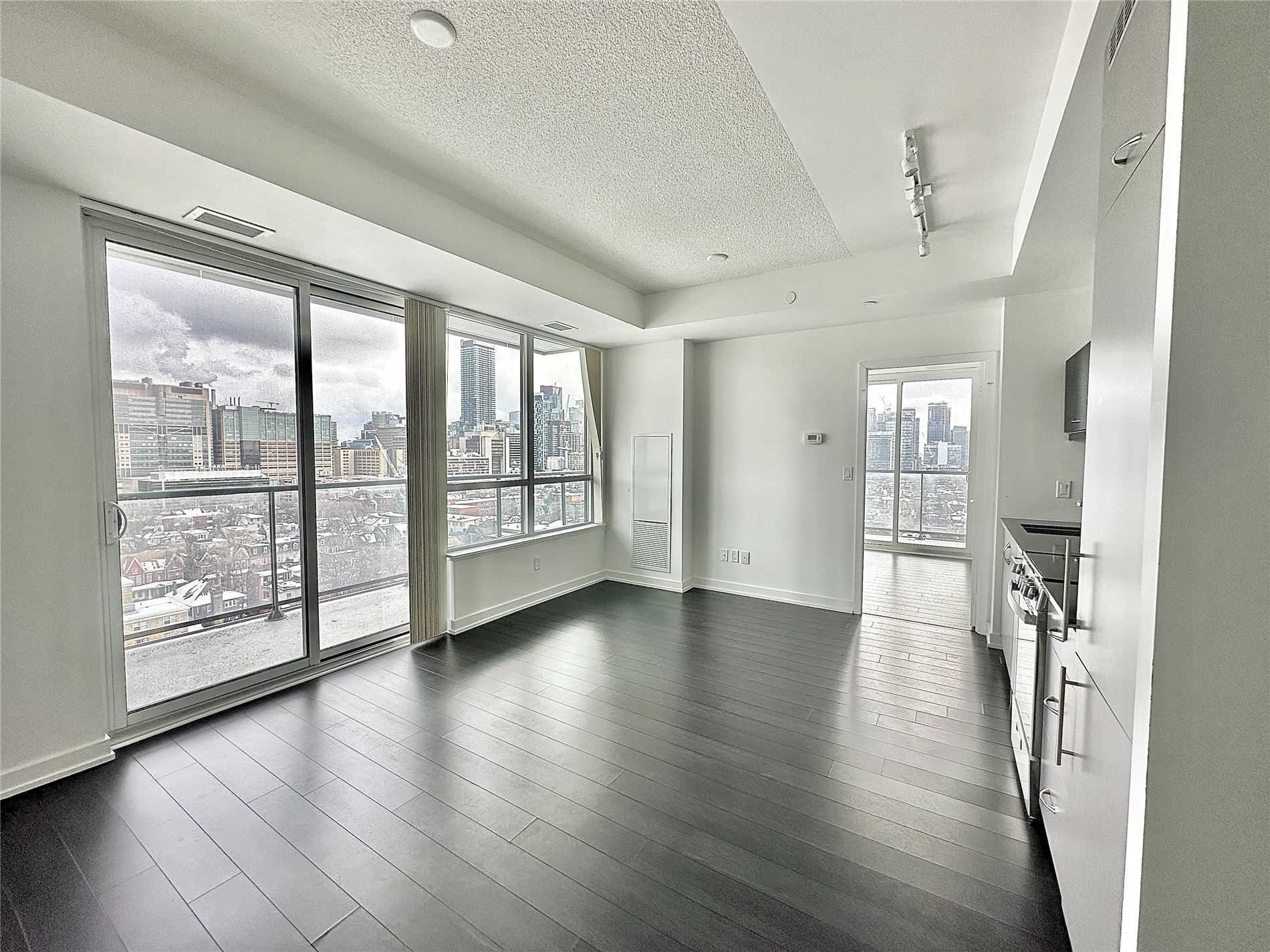 1301 181 Huron St, Toronto Leased, C5898259 Condos.ca