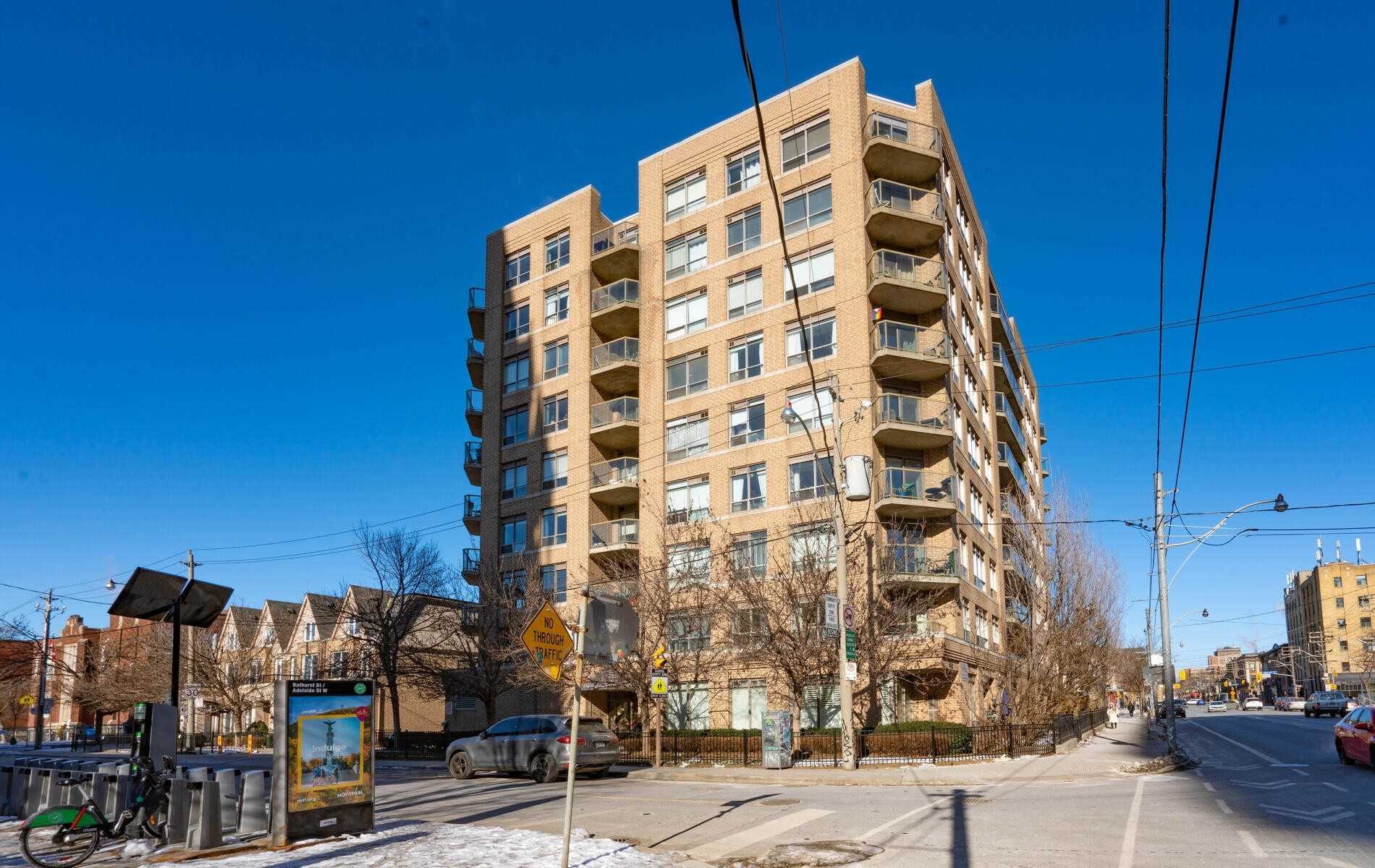 301 140 Bathurst St, Toronto Terminated, C5900543 Condos.ca