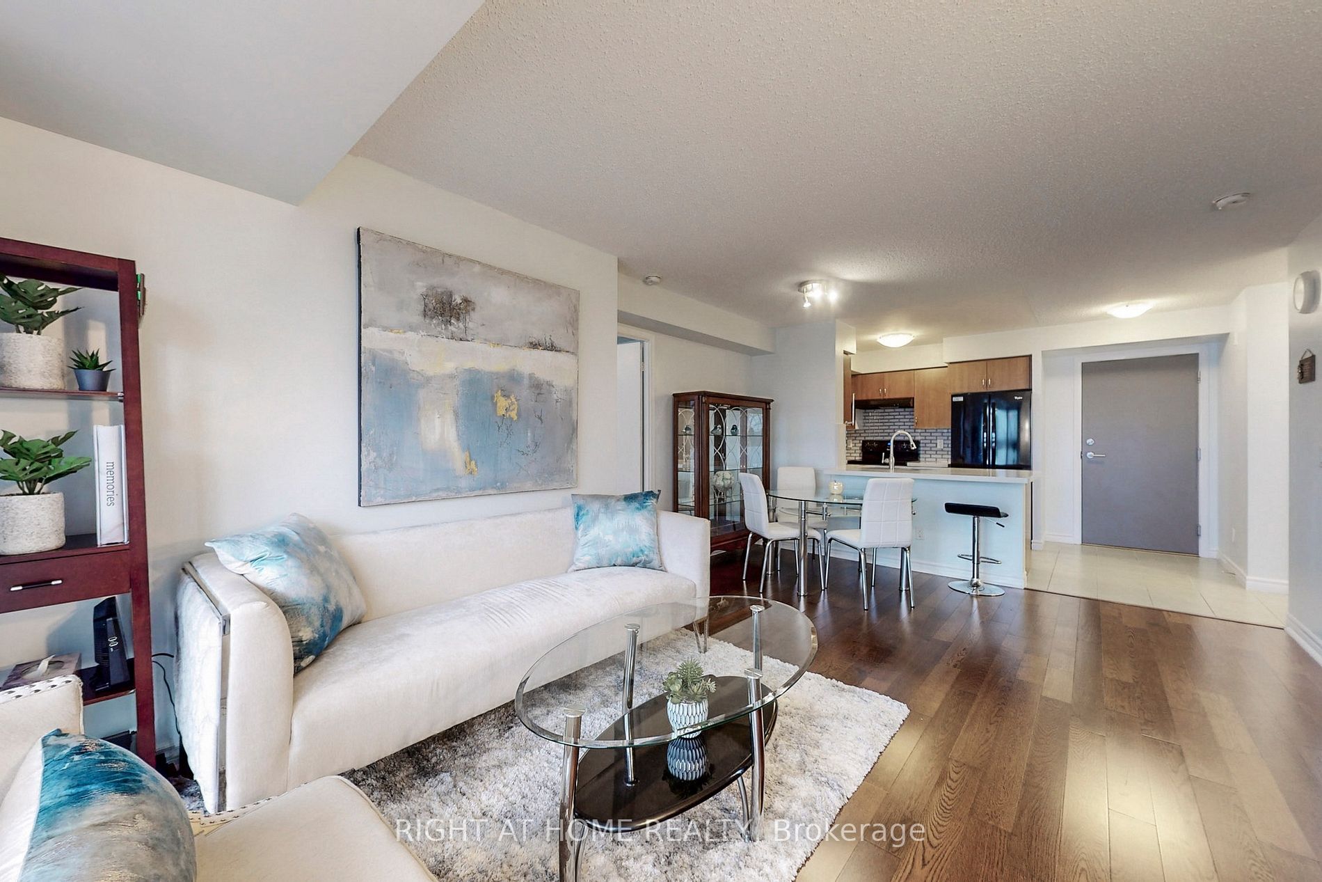 215 35 Saranac Blvd, North York Terminated, C5902384 Condos.ca