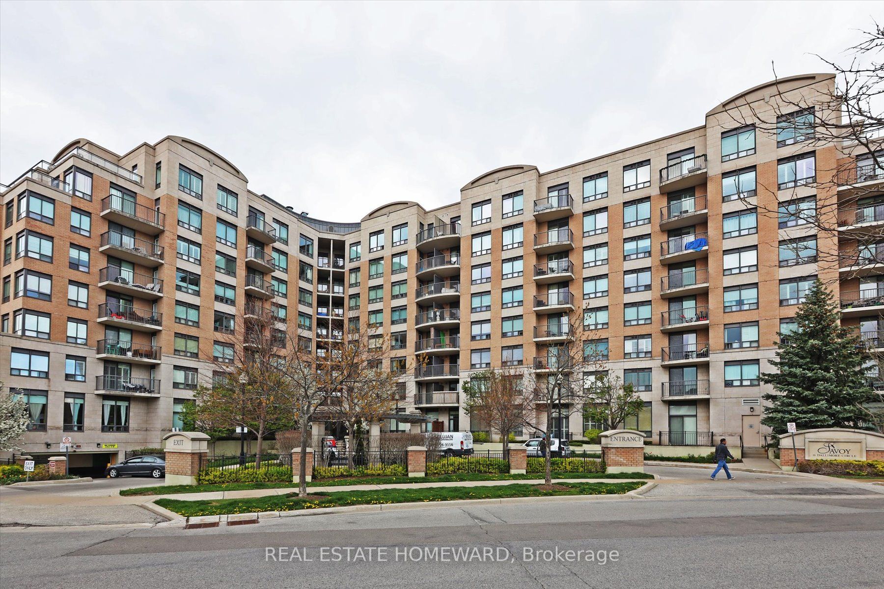 112 16 Dallimore Circ, North York Sold, C5918988 Condos.ca