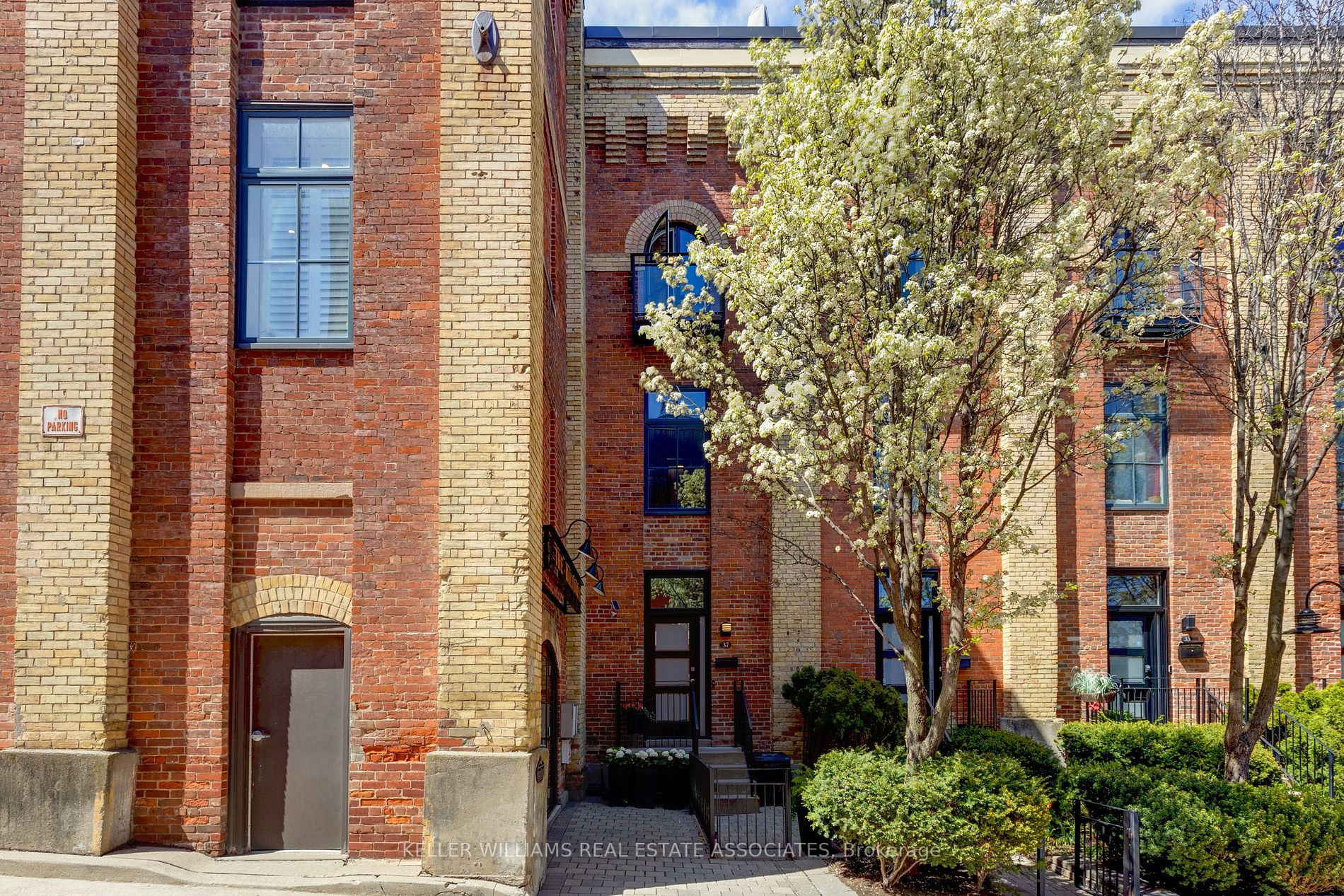 37 Old Brewery Lane, Toronto Terminated, C5951480 Condos.ca