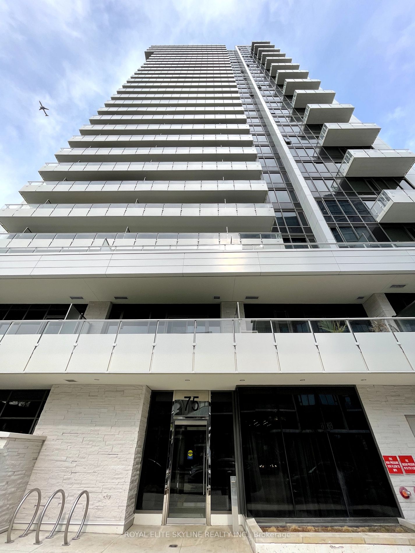 1907 75 Canterbury Pl, North York Leased, C5973920 Condos.ca