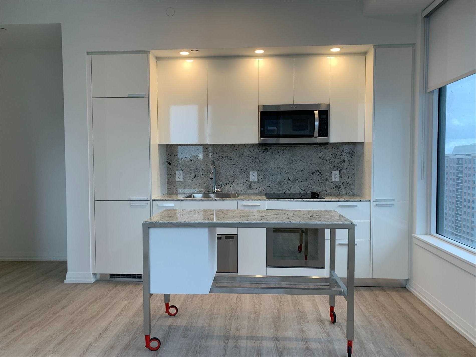 1807 75 Canterbury Pl, North York Leased, C5998129 Condos.ca