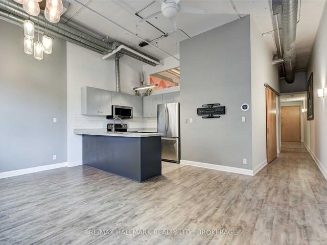 202 - 700 King St W, Toronto | Leased, C6016915 | MrLOFT.ca