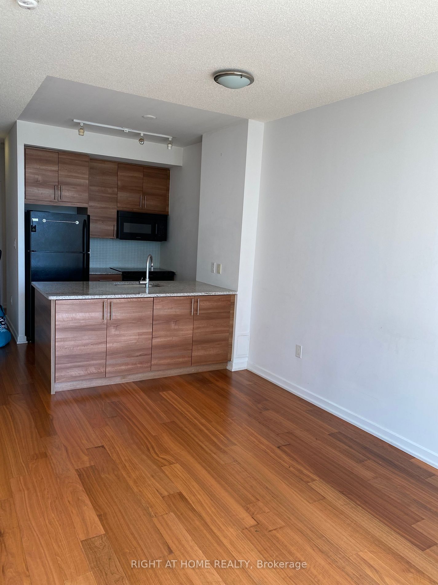 327 70 Forest Manor Rd, North York Leased, C6059952 Condos.ca