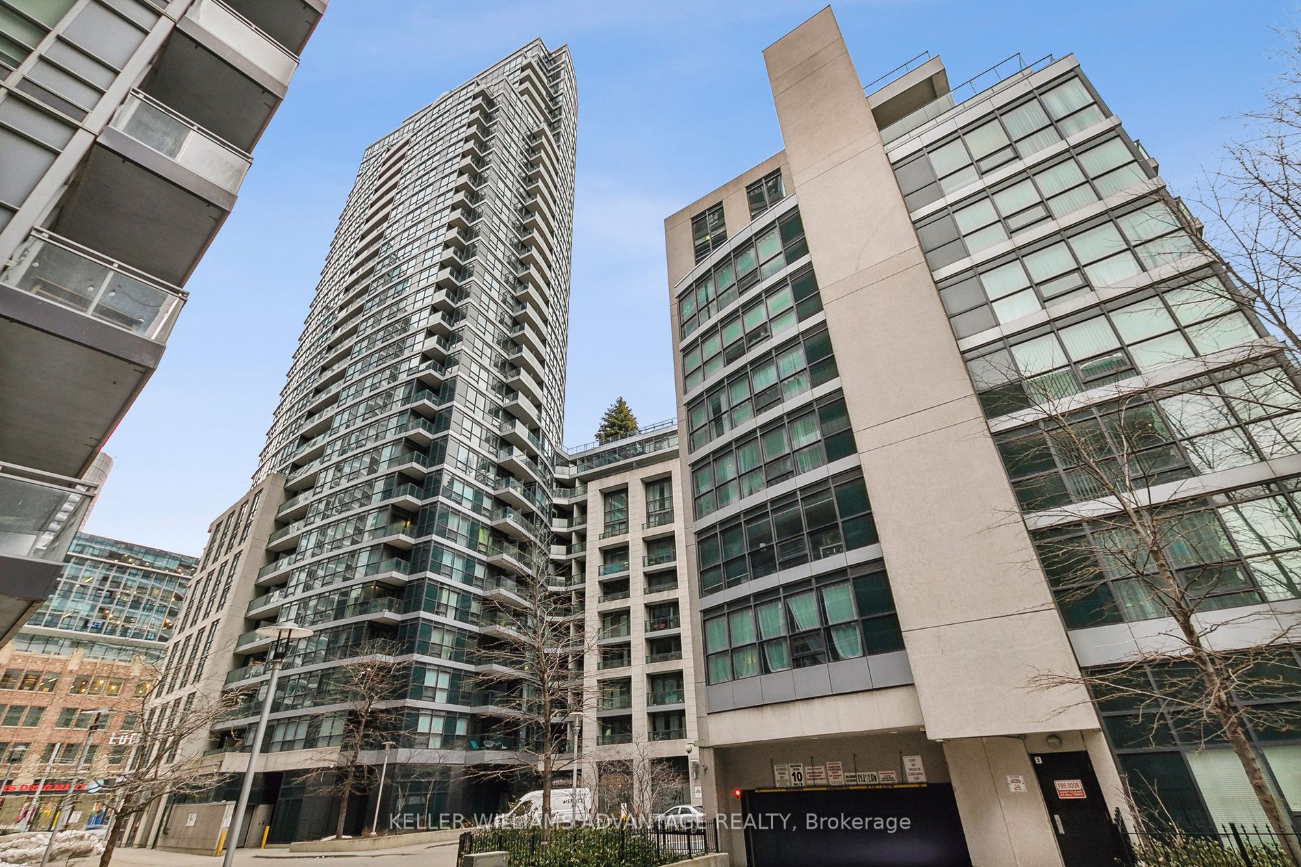 304 600 Fleet St, Toronto Leased, C6113128 Condos.ca