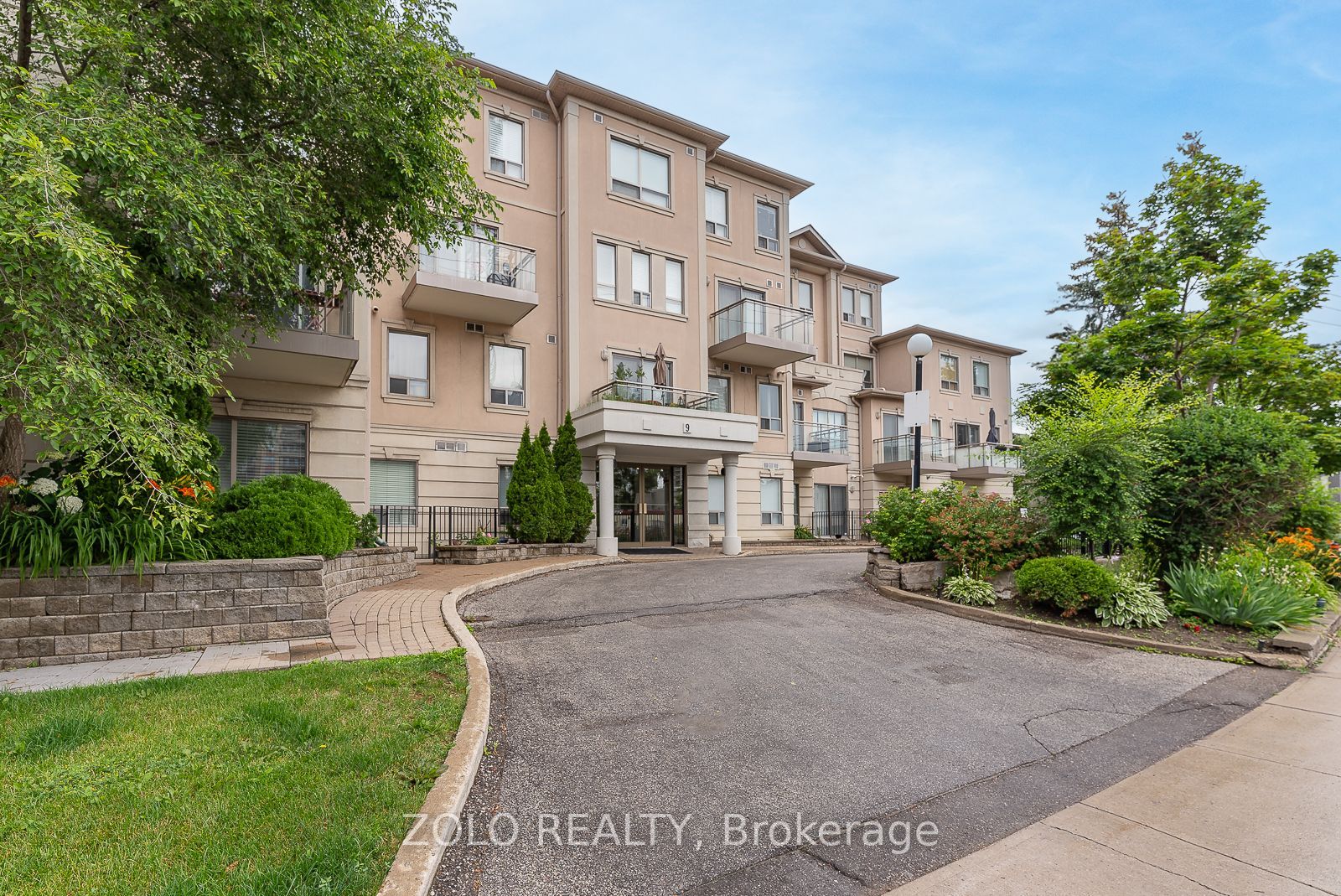 210 9 Greenbriar Rd, North York Terminated, C6697272 Condos.ca