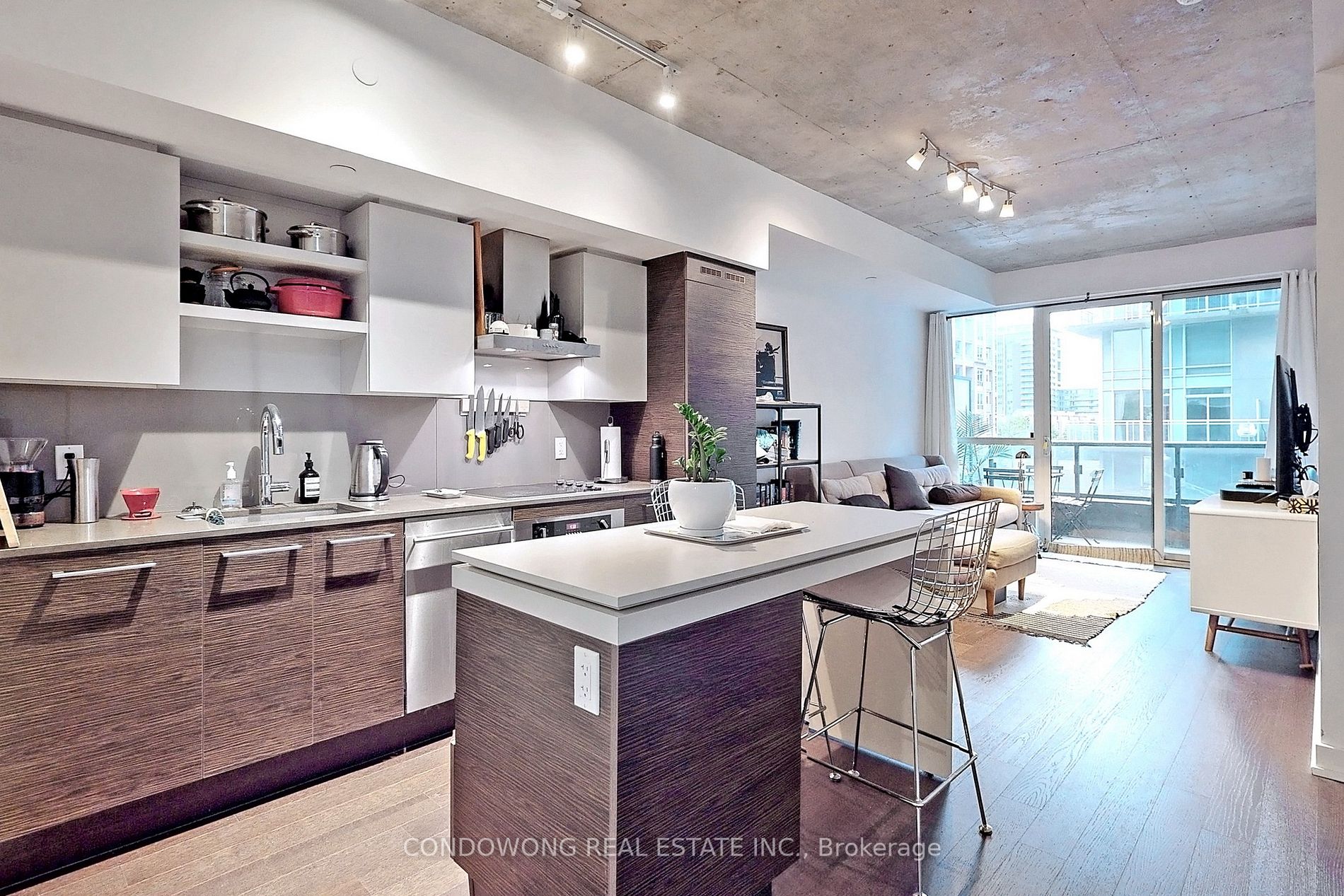322 - 1030 King St W, Toronto | Leased, C6818938 | Condos.ca