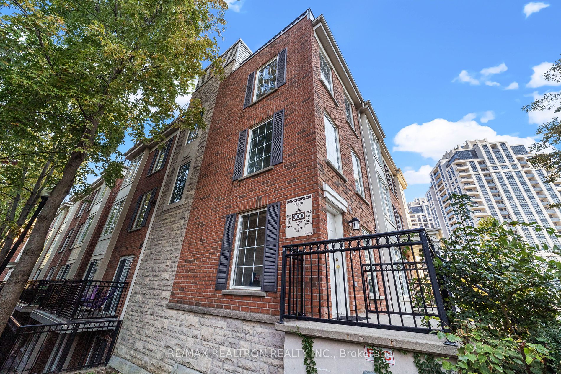 302 3 Everson Dr, North York Sold, C7228666 Condos.ca