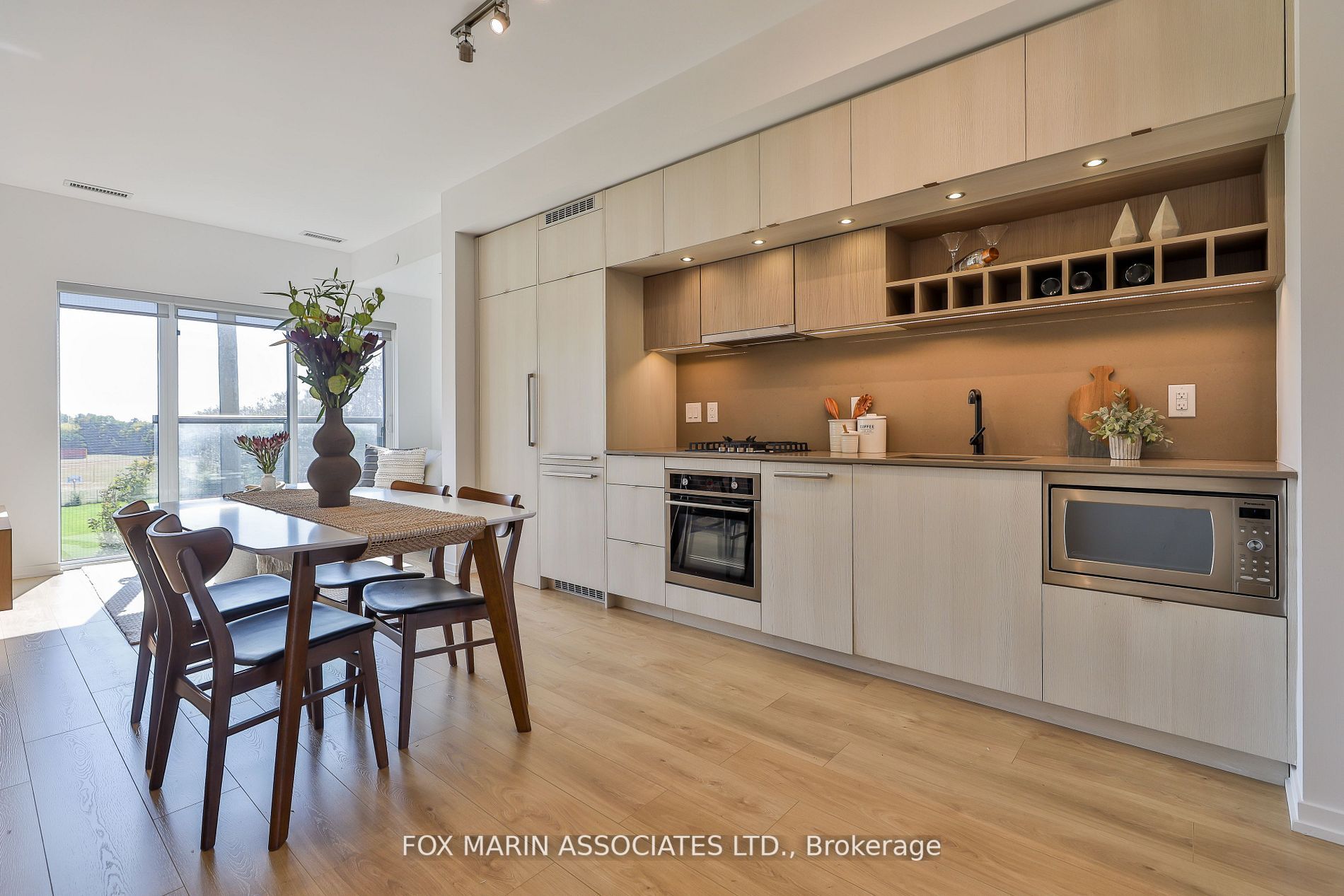 308 138 St. Helens Ave, Toronto