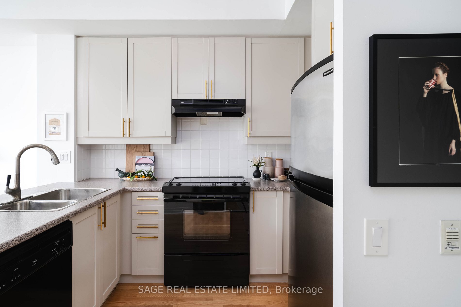 414 901 Queen St W, Toronto