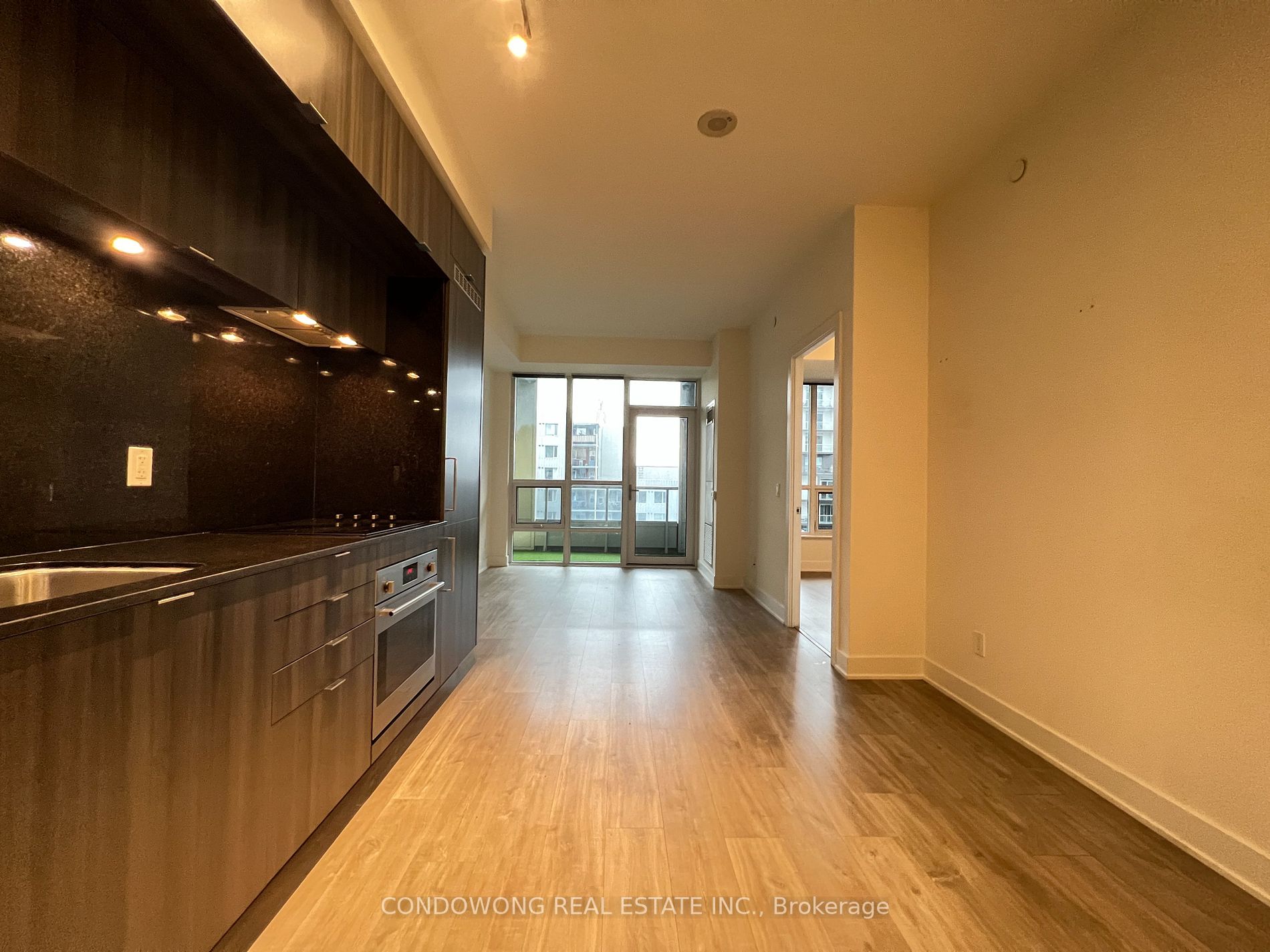 523 38 Cameron St, Toronto Leased, C7292676 Condos.ca