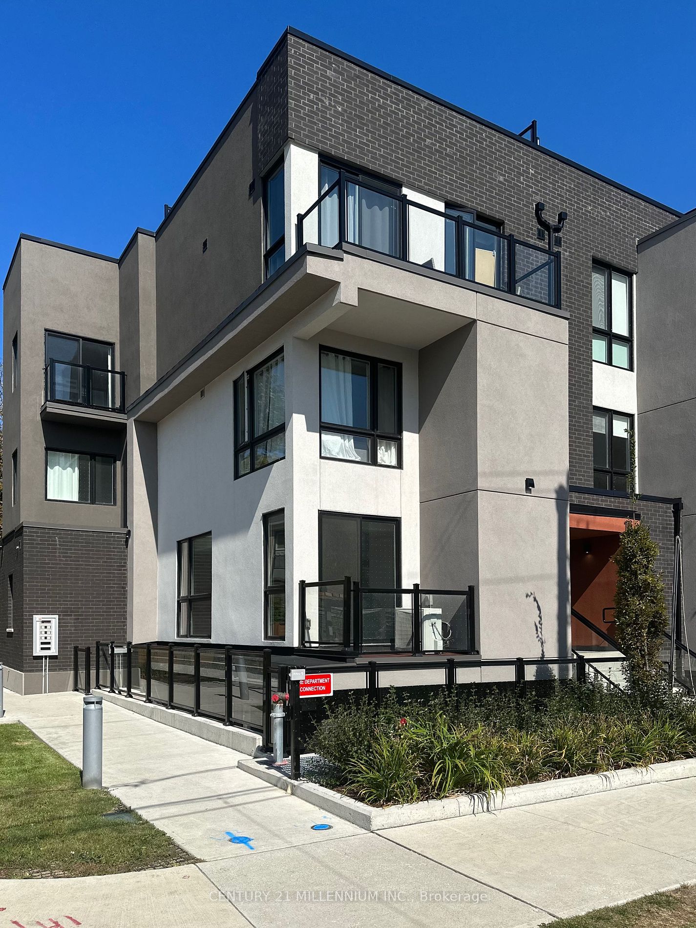 5 16 Marquette Ave, North York Sold, C7358964 Condos.ca