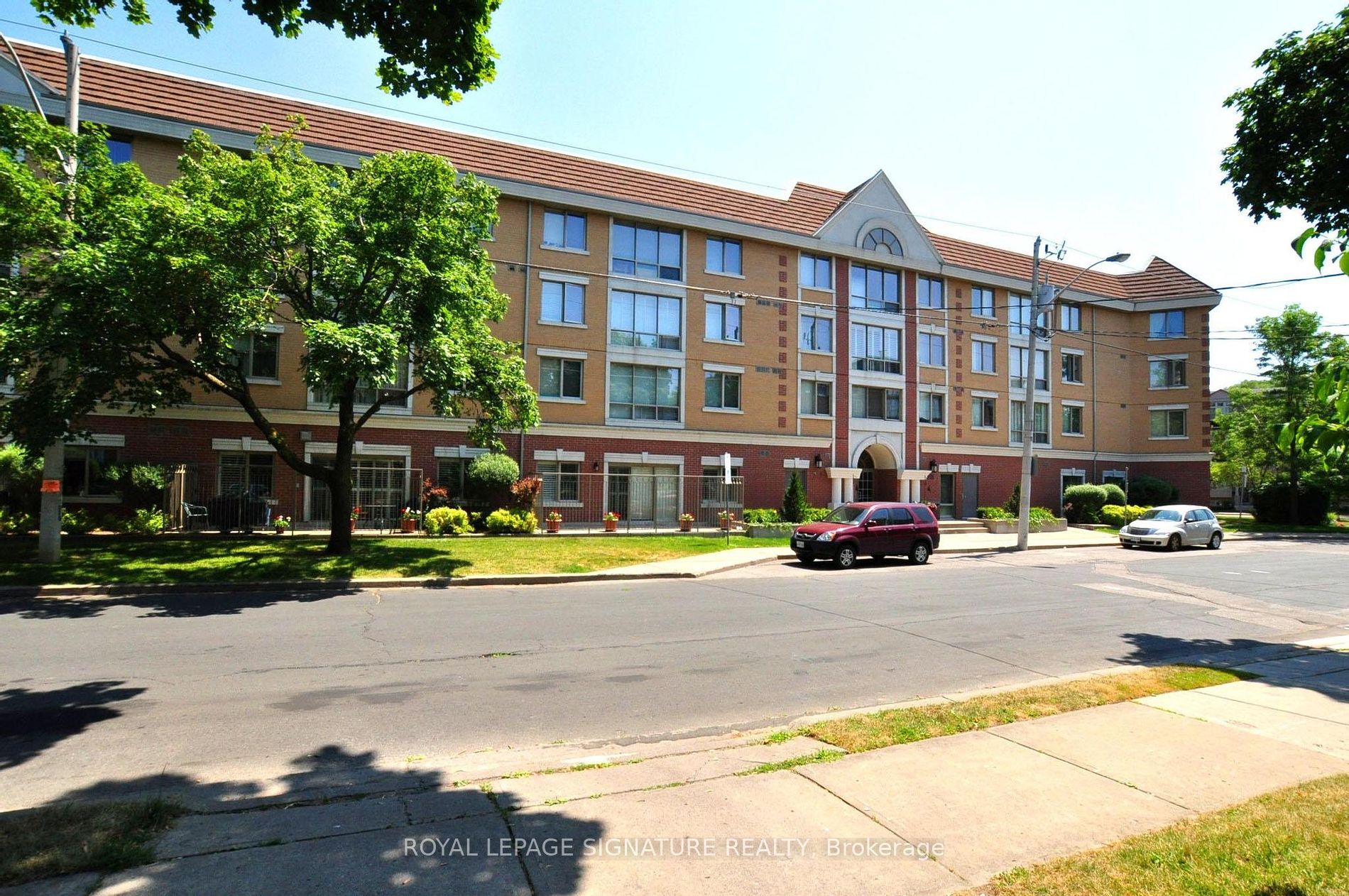 110 211 Randolph Rd, East York Leased, C8013036 Condos.ca