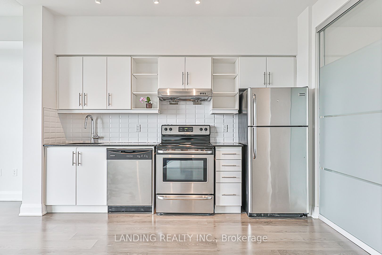 618 160 Vanderhoof Ave, East York For Sale 588,000 Condos.ca