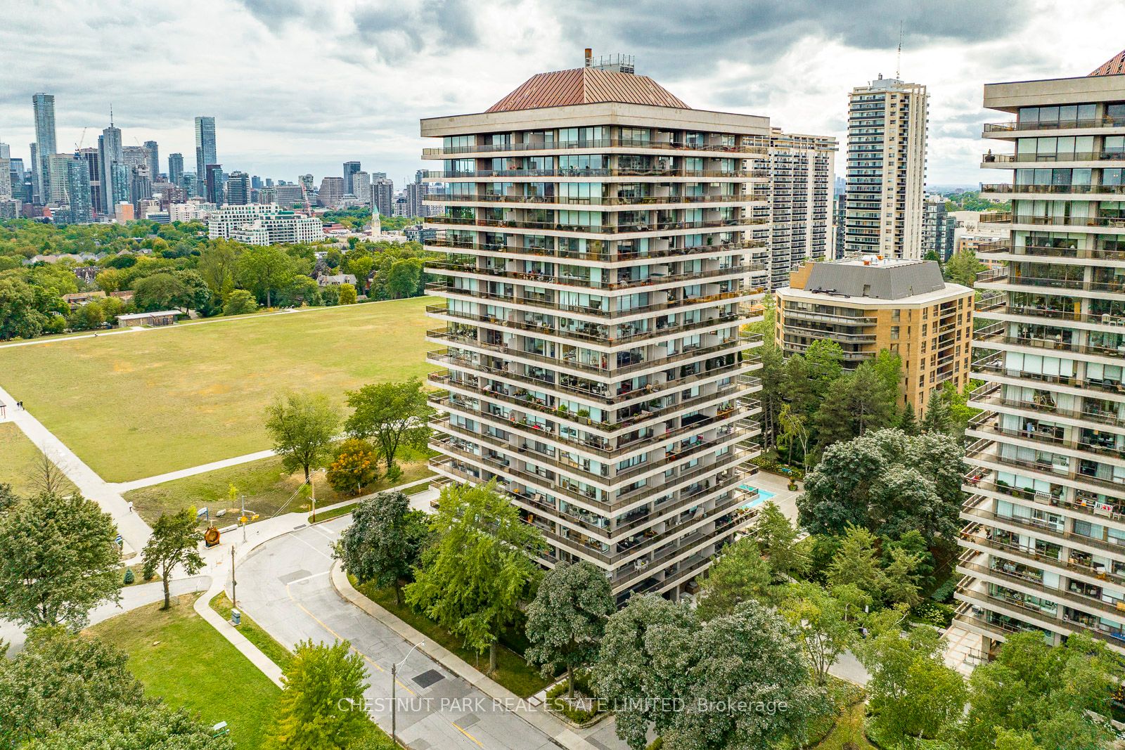901 10 Avoca Ave, Toronto For Sale 1,200,000 Condos.ca