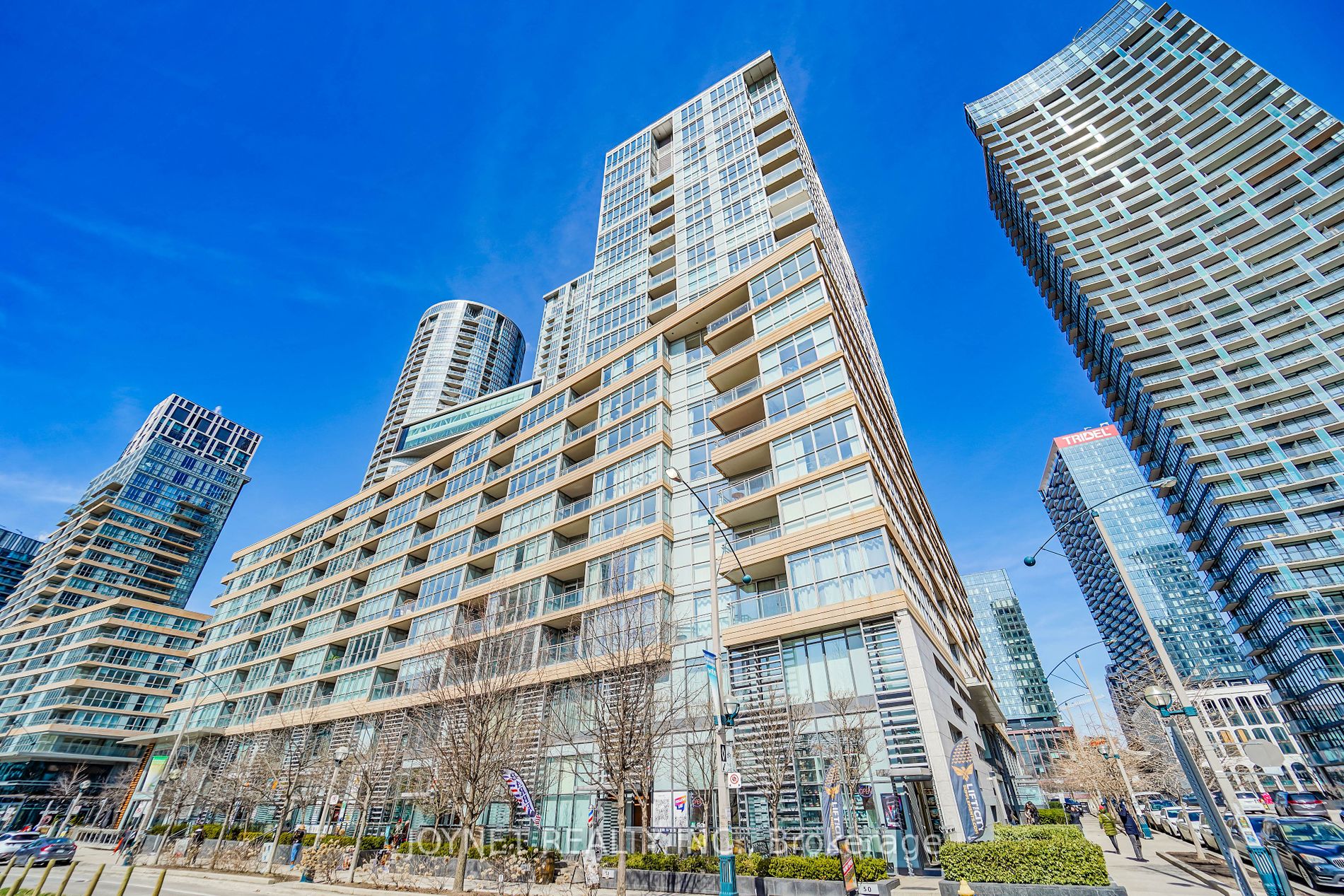 516 10 Capreol Crt, Toronto For Sale 589,000 Condos.ca