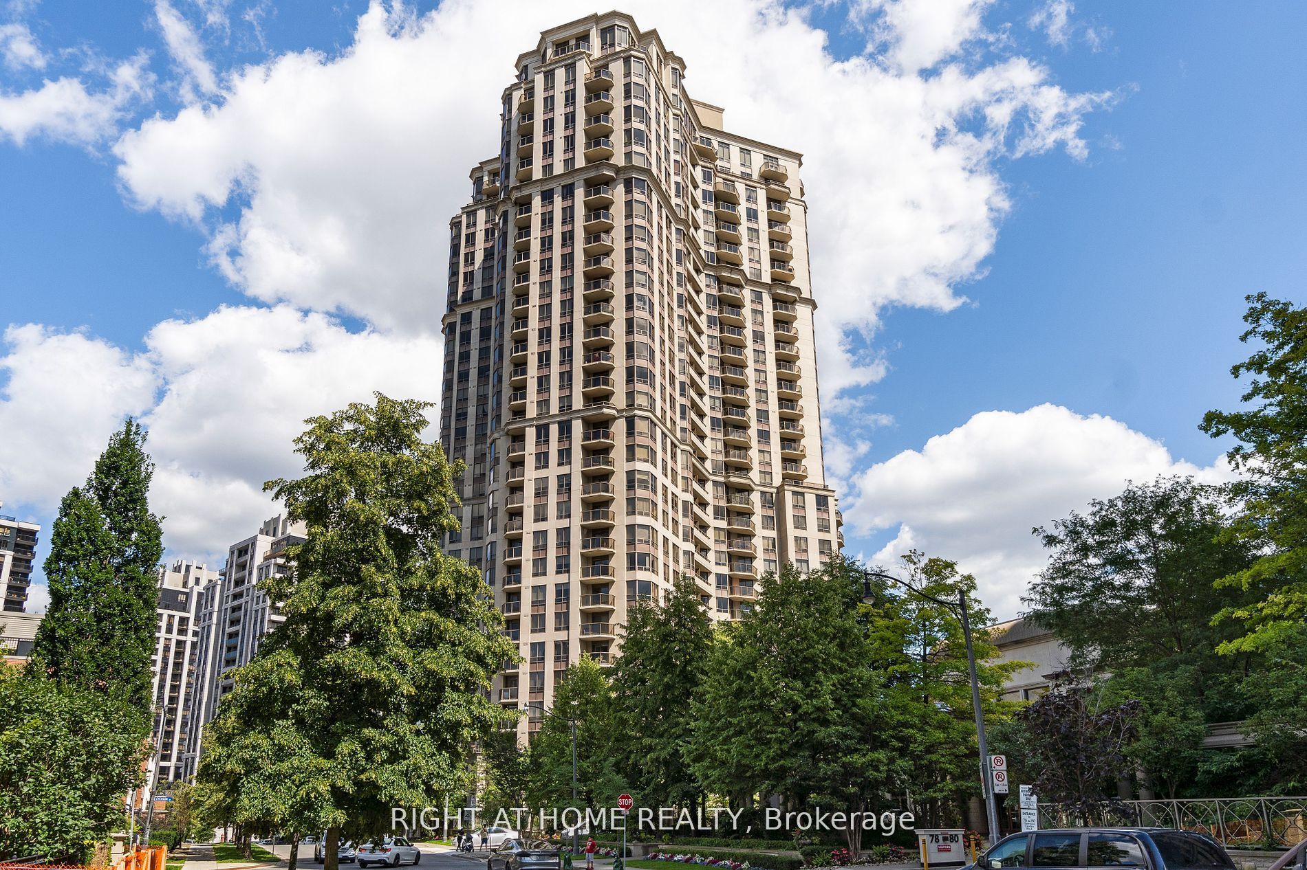 1122 80 Harrison Garden Blvd S, North York For Rent 4,300