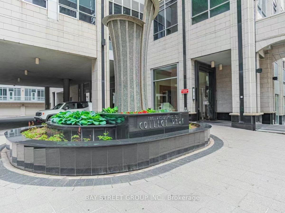 709 761 BAY St, Toronto For Rent 3,500 Condos.ca