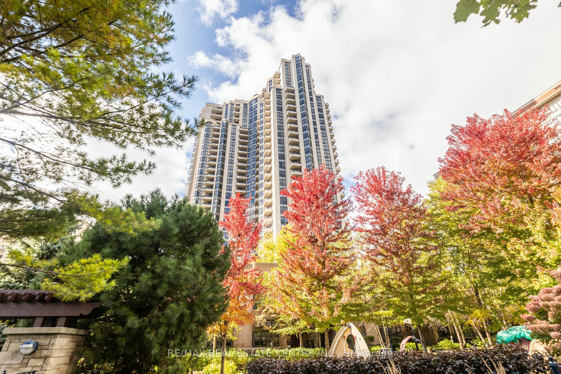 1424 500 Doris Ave, North York For Sale 609,900 Condos.ca