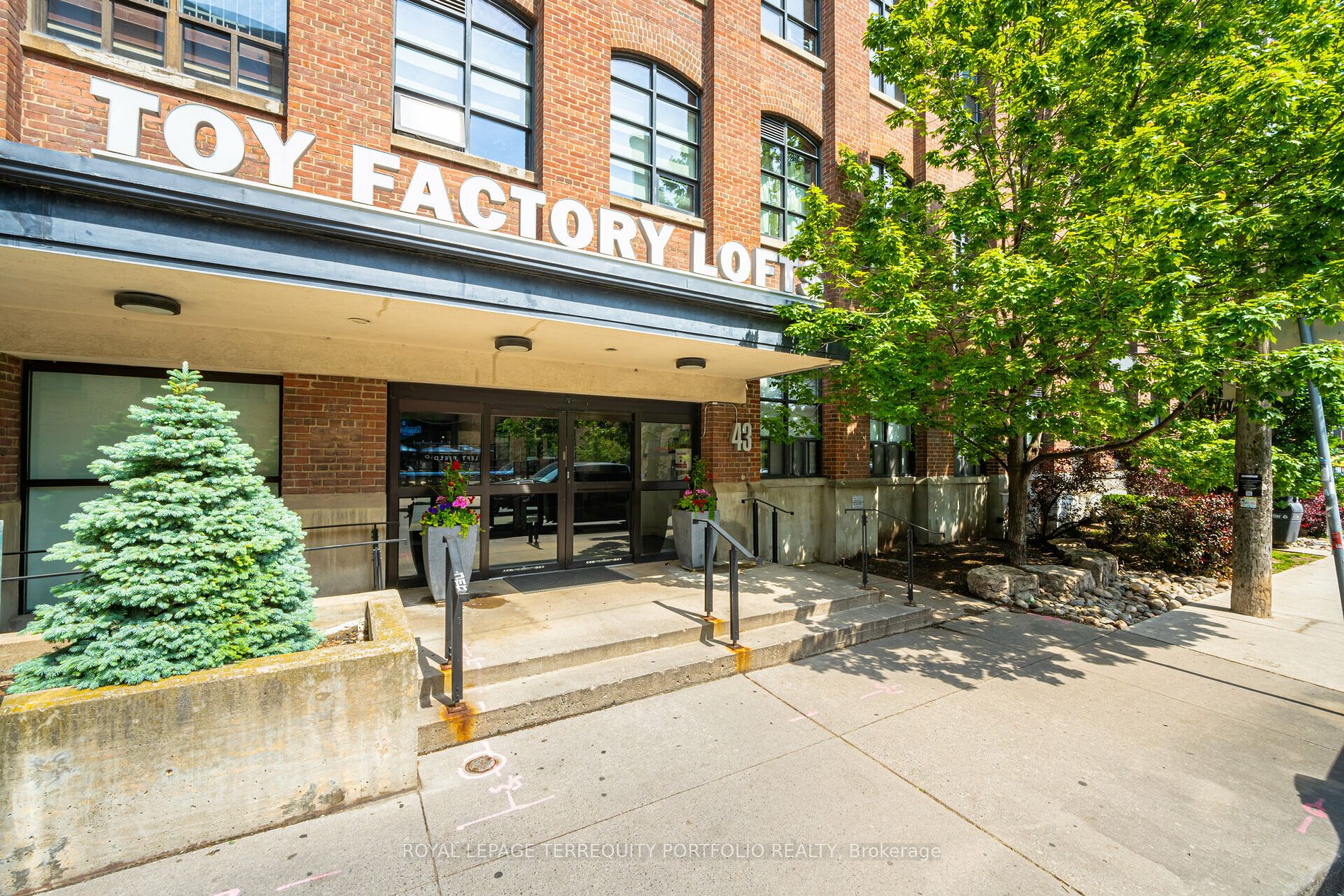 325 43 Hanna Ave, Toronto For Rent 3,400 Condos.ca
