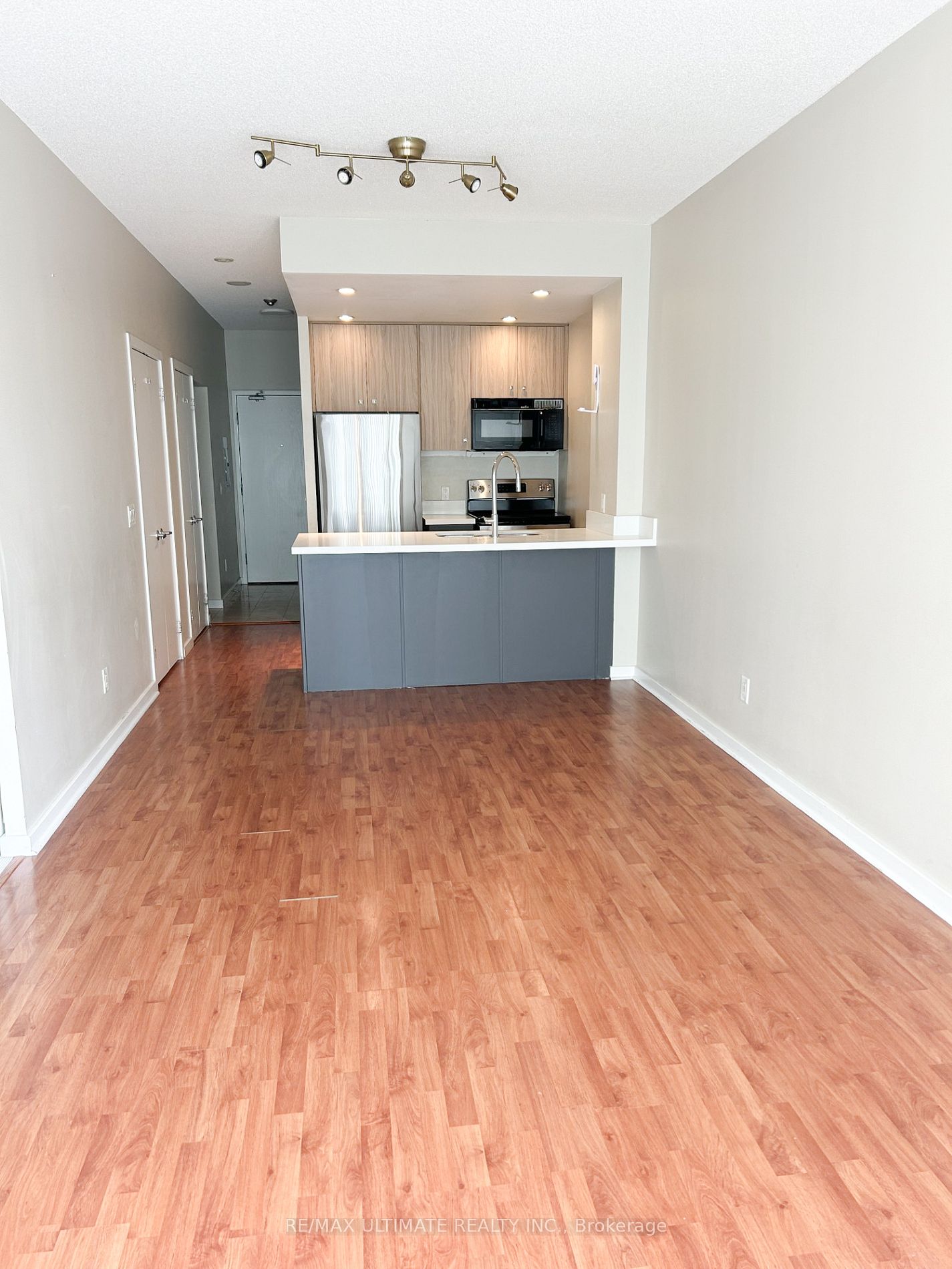 302 208 Queens Quay W, Toronto For Rent 2,850 Condos.ca
