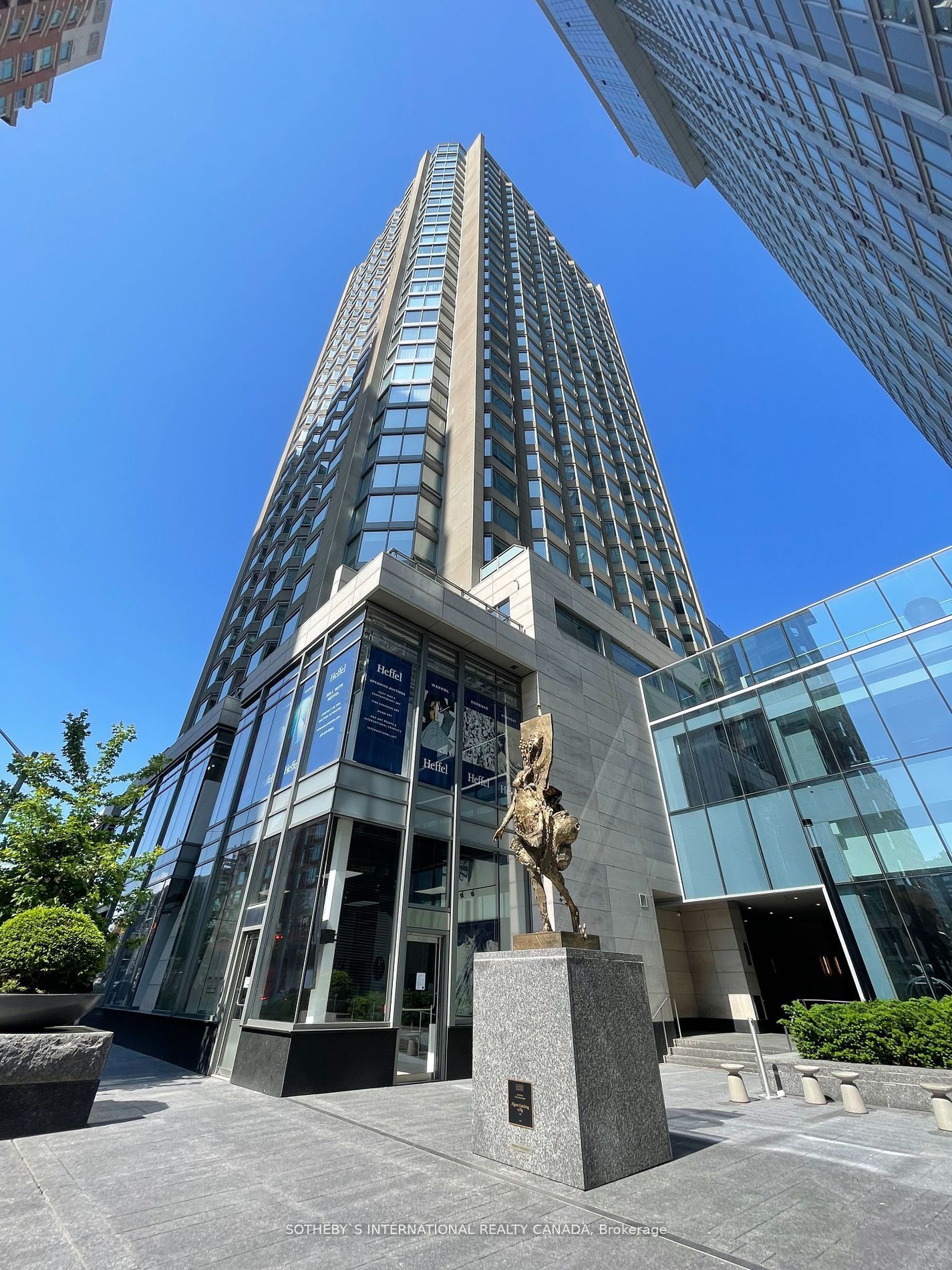 2304 155 Yorkville Ave, Toronto For Sale 739,000 Condos.ca