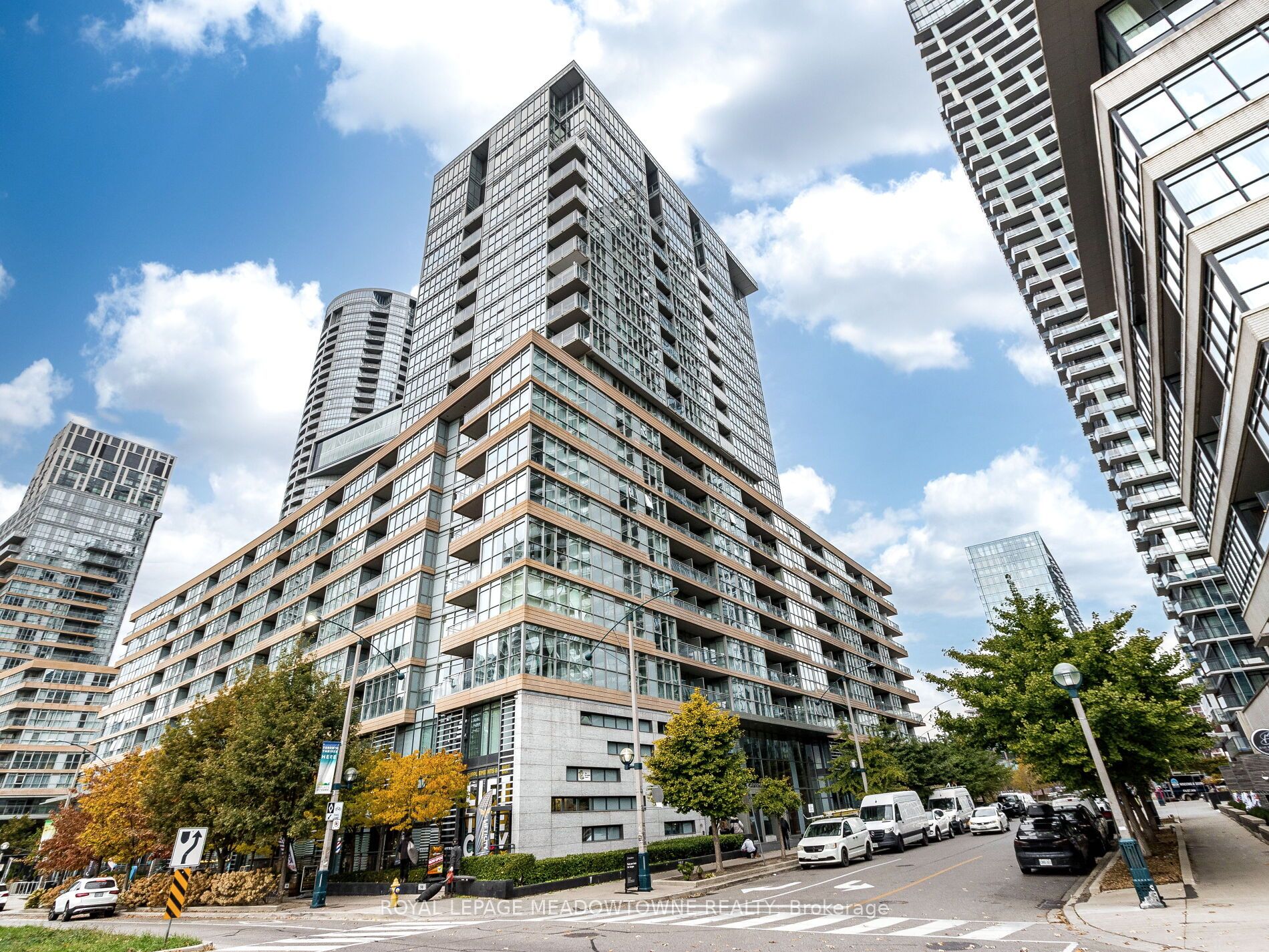 305 10 Capreol St, Toronto For Sale 869,900 Condos.ca
