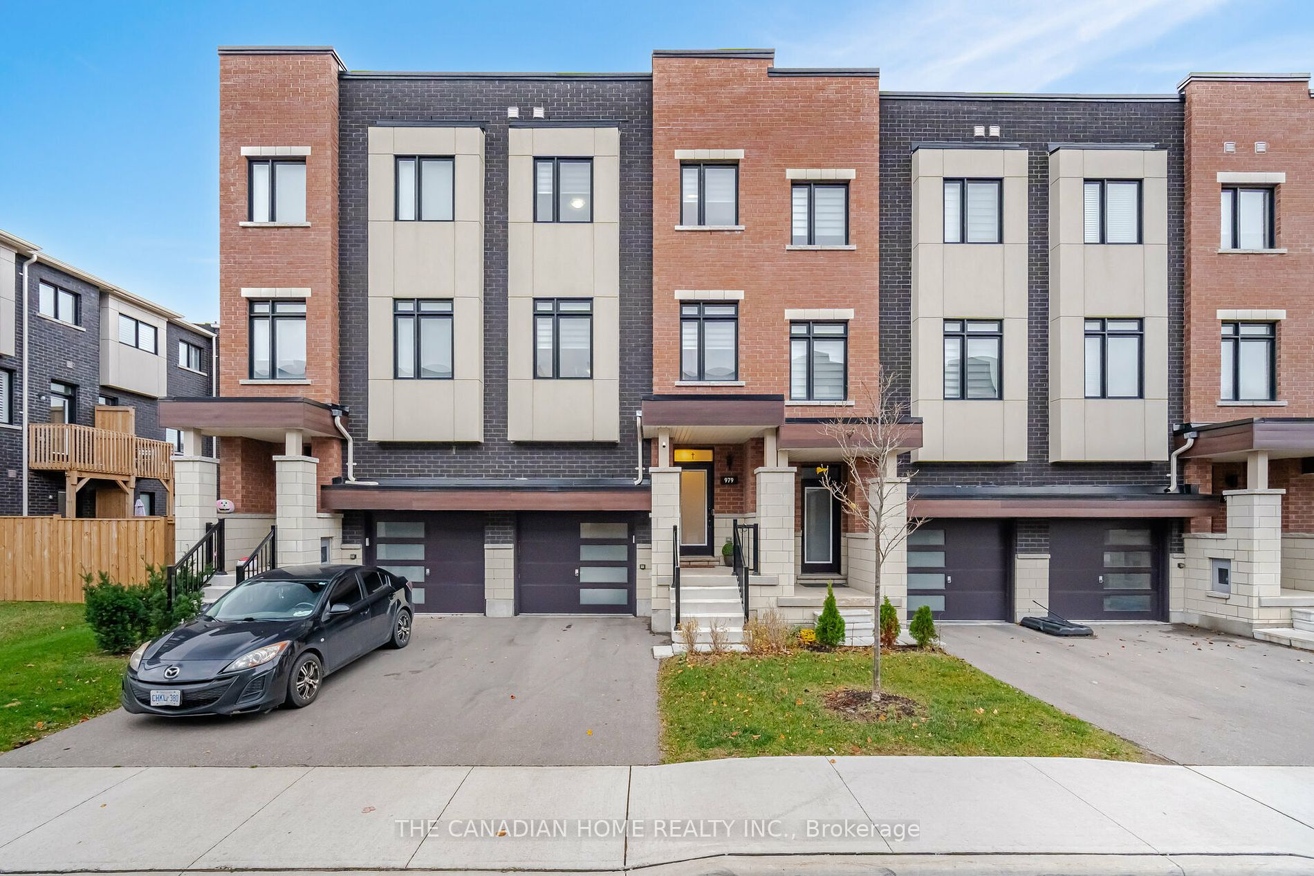 Curated visual reference: Picture Idea: 979 Kicking Horse Path Oshawa For Sale 799 999