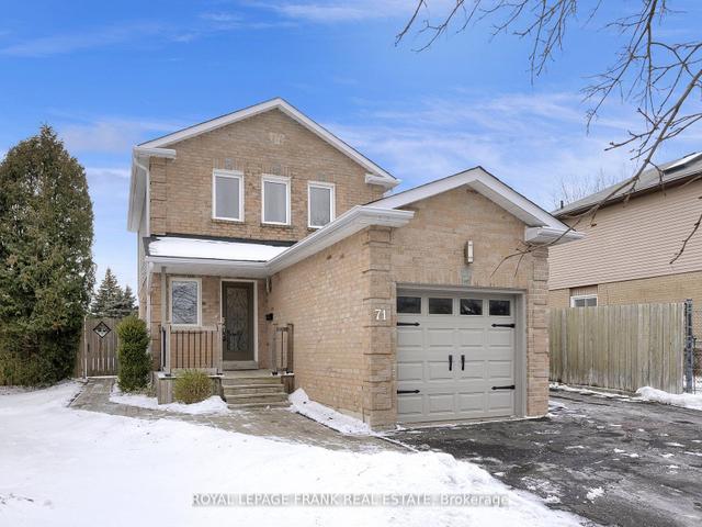 71 Turnberry Cres