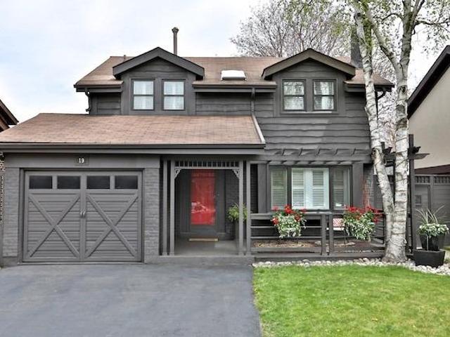19 Macklingate Crt