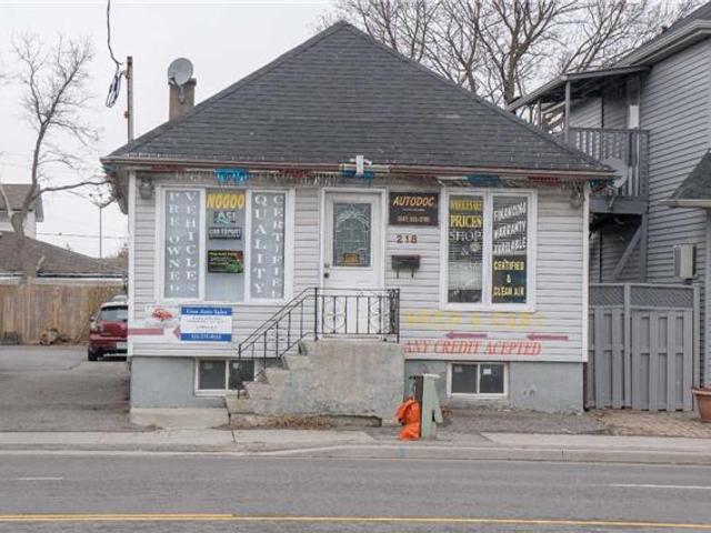 218 Bloor St E