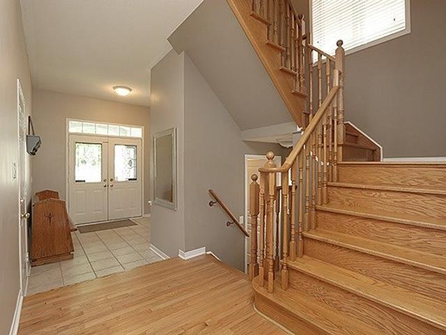 70 Loughlin Hill Cres