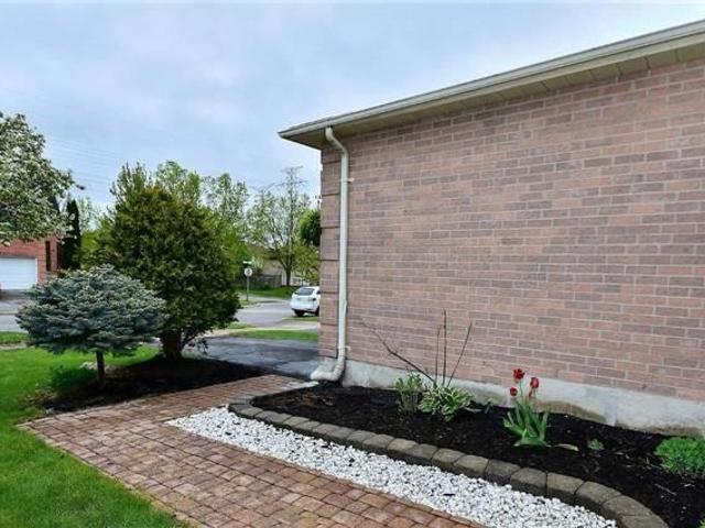 2071 Blue Ridge Cres