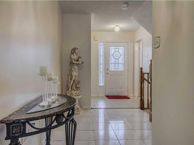 27 Freeport Dr