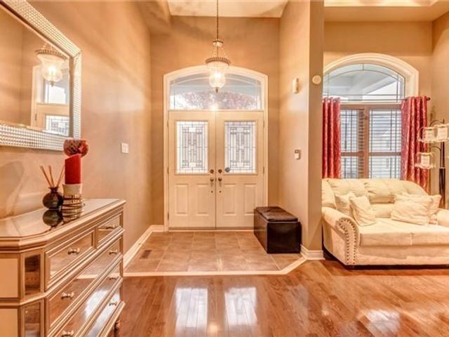 143 Rushworth Dr