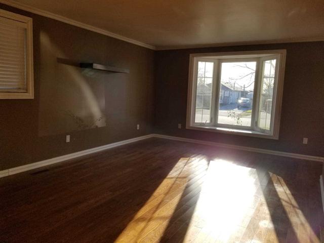 725 Downview Cres Cres