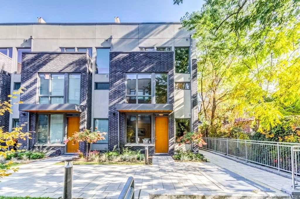 319 46 Curzon St, Toronto Sold, E4321368 Condos.ca
