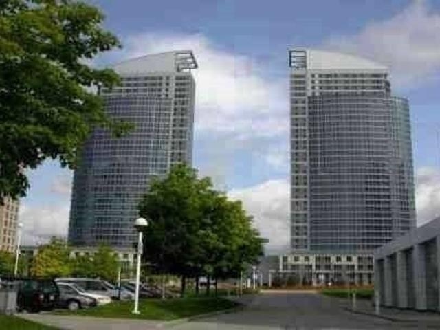 802 - 36 Lee Centre Dr