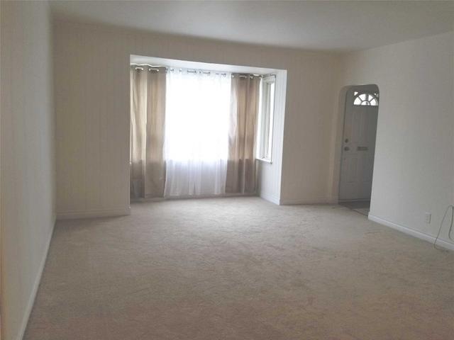 48 Wolcott Ave