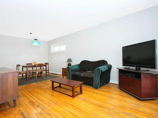 3 Waringstown Dr