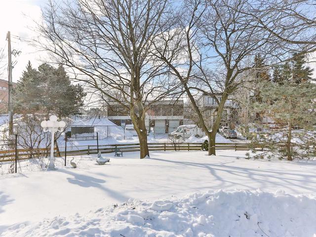 58 Everett Cres