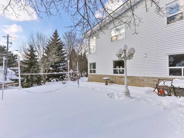 58 Everett Cres
