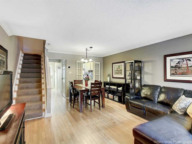 45 - 28 Livingston Rd